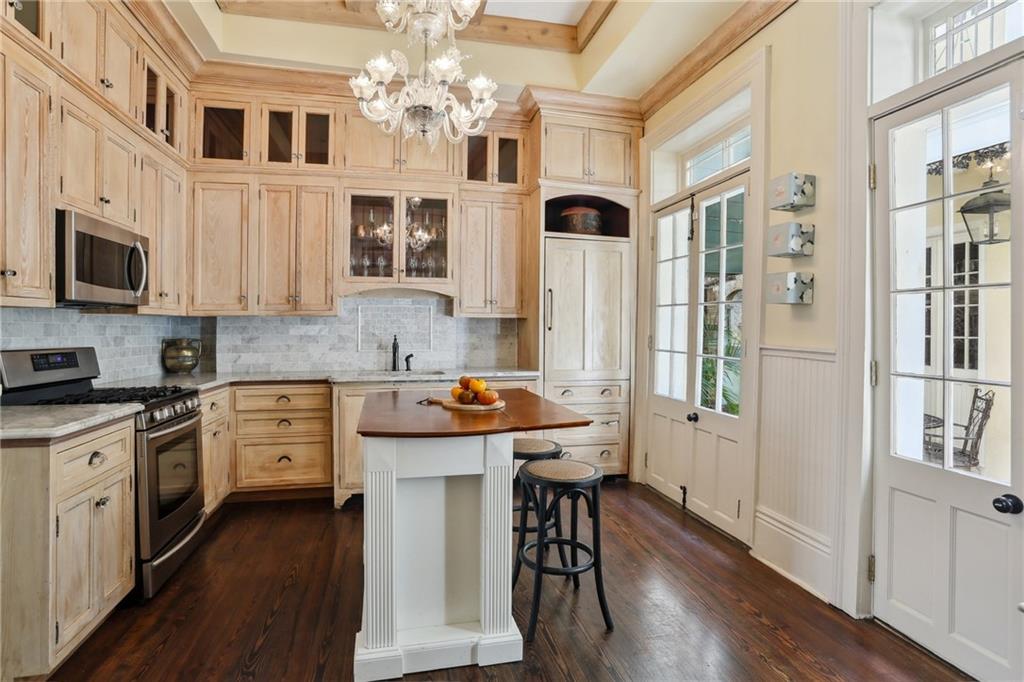 532 GOVERNOR NICHOLLS Street