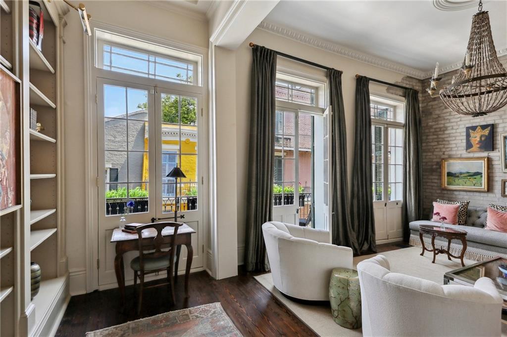 532 GOVERNOR NICHOLLS Street