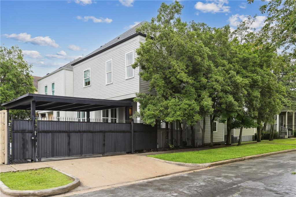 3804 PRYTANIA Street