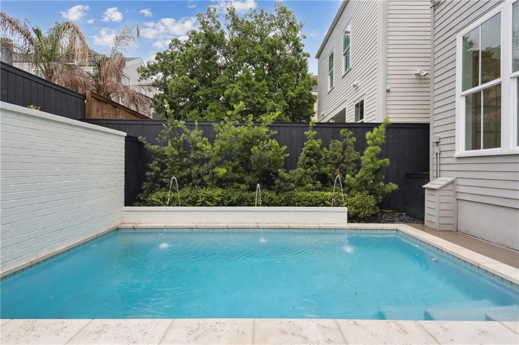 3804 PRYTANIA Street