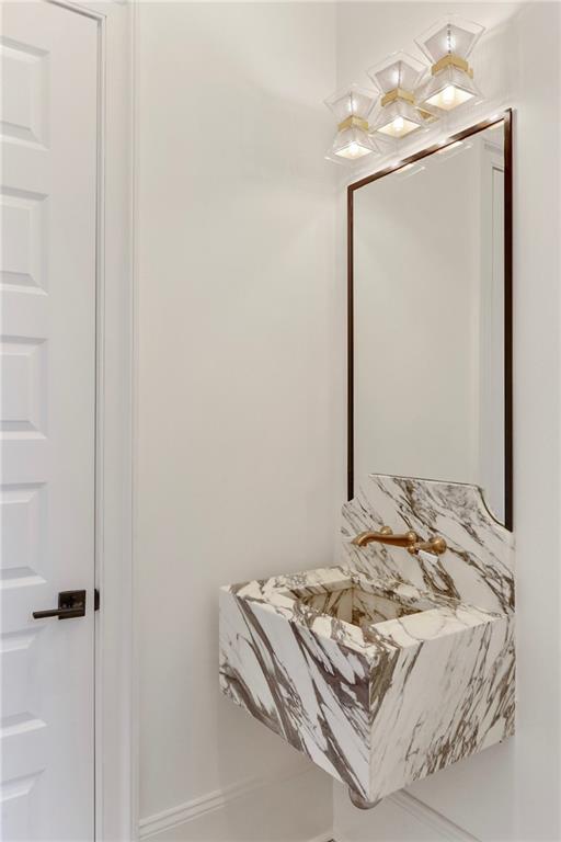 3804 PRYTANIA Street