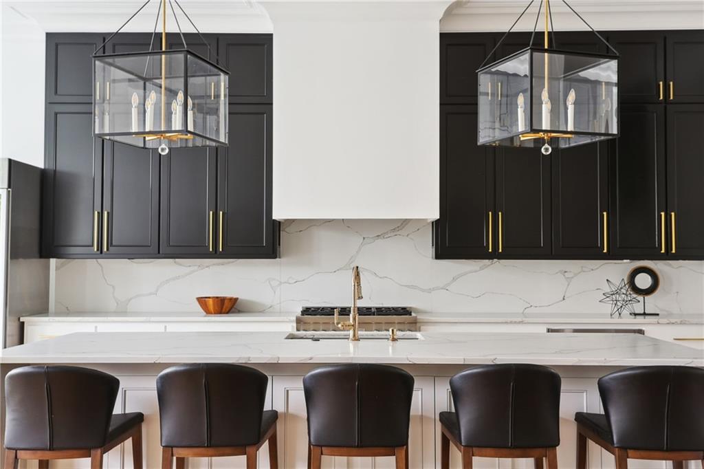 3804 PRYTANIA Street