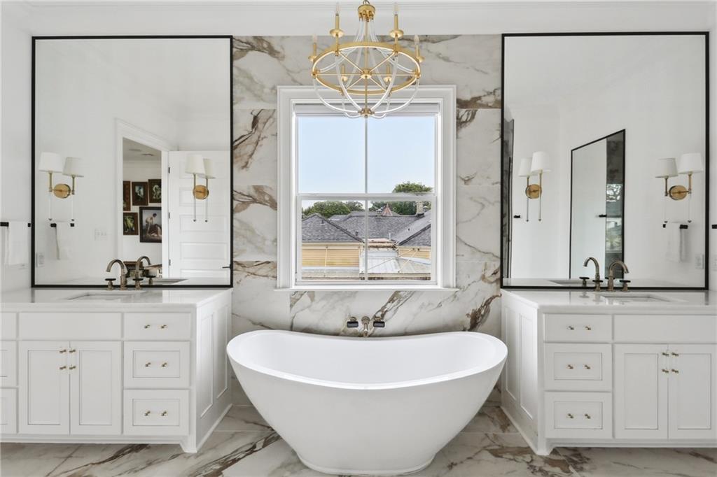 3804 PRYTANIA Street