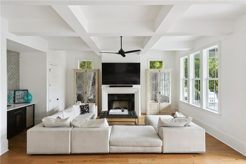 3804 PRYTANIA Street