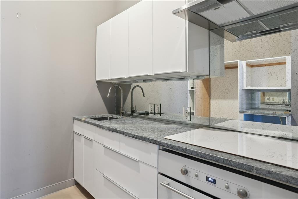 1138-1140 CHARTRES Street