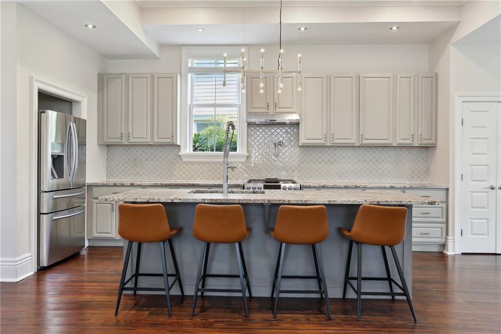 2307 GENERAL TAYLOR Street