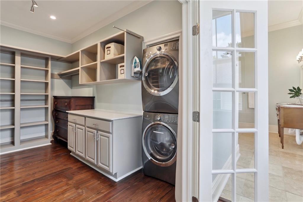 2307 GENERAL TAYLOR Street