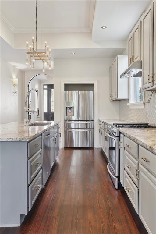 2307 GENERAL TAYLOR Street