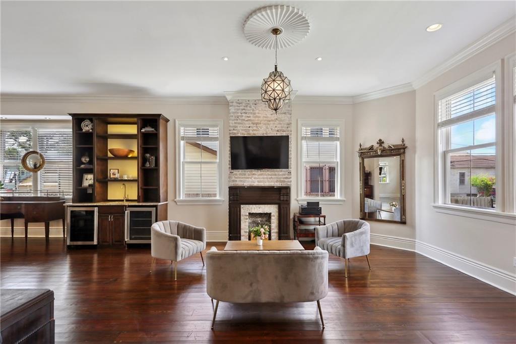 2307 GENERAL TAYLOR Street