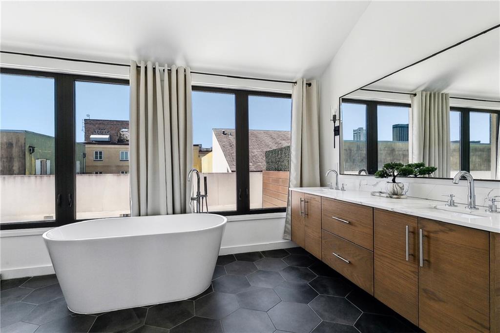 618 N RAMPART Street 203