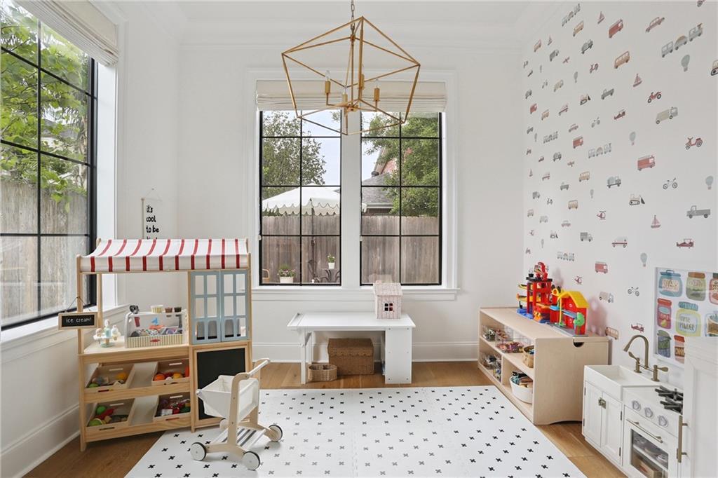 303 W WILLIAM DAVID Parkway