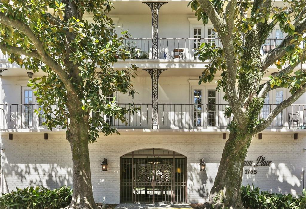 1765 COLISEUM Street 425