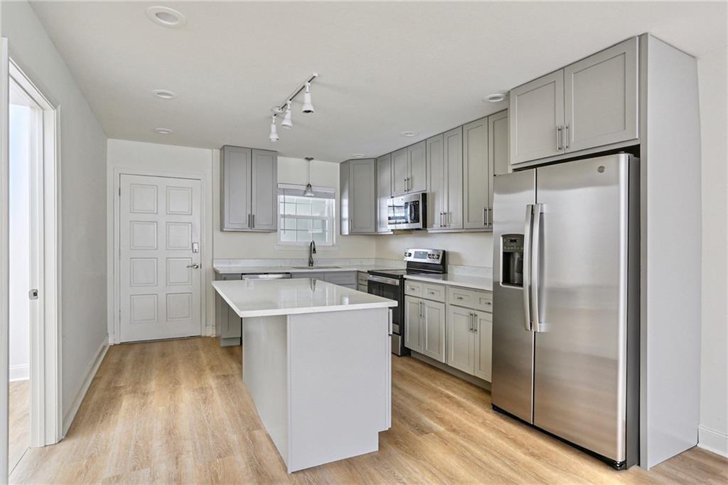 1765 COLISEUM Street 425