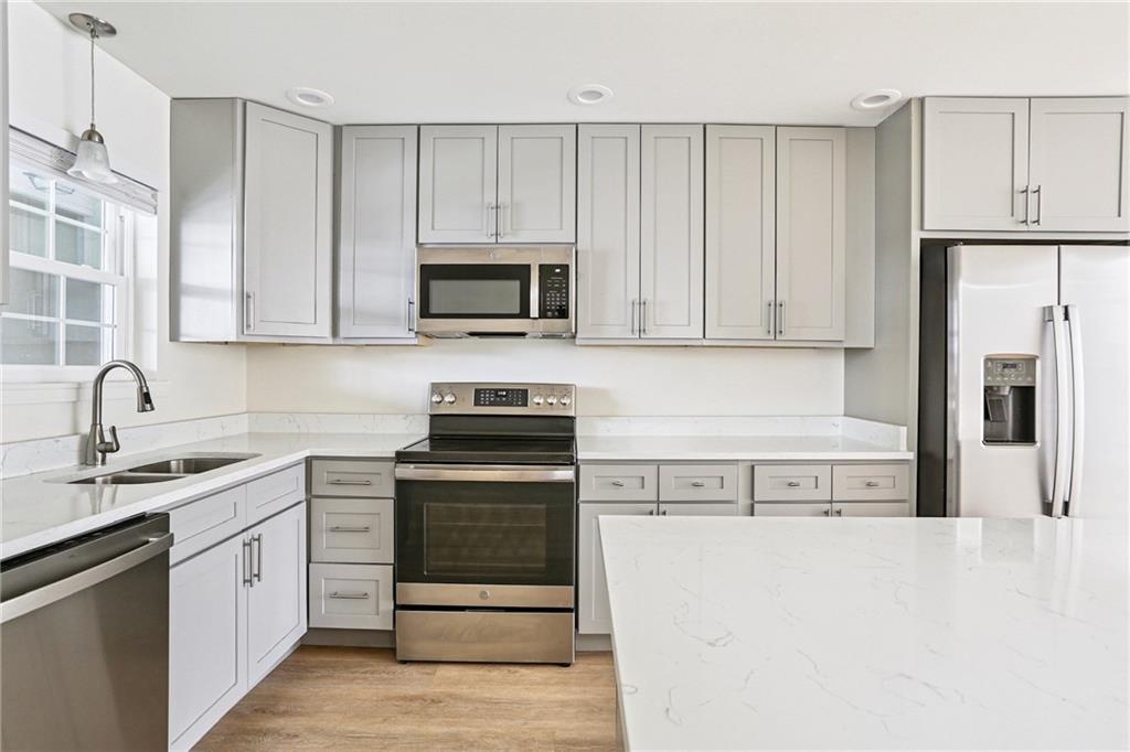 1765 COLISEUM Street 425