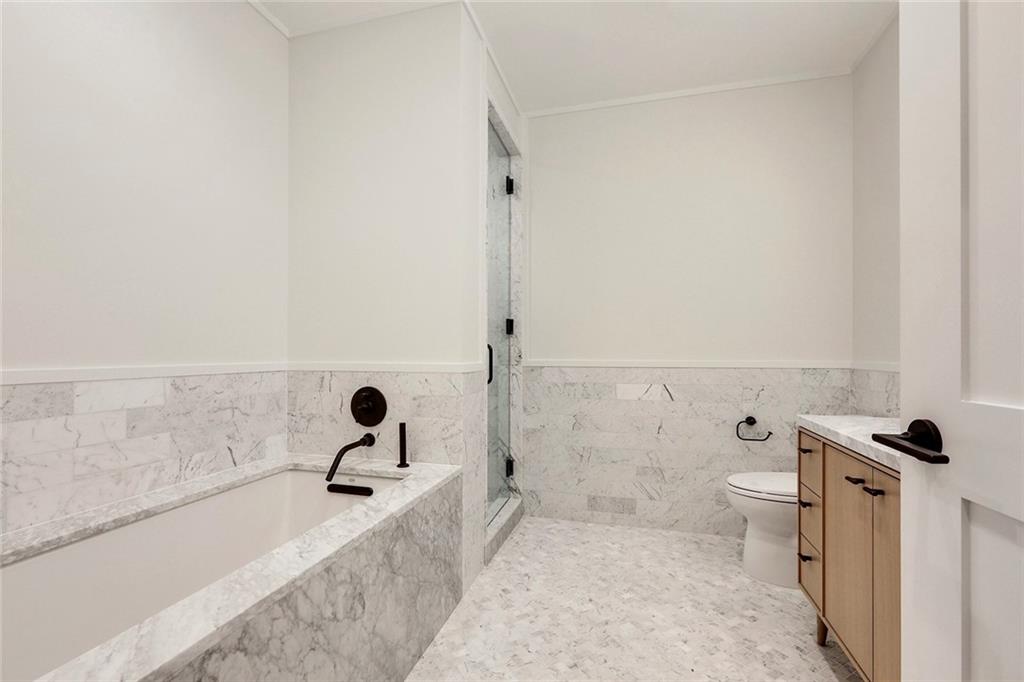 1001 JULIA Street 6G