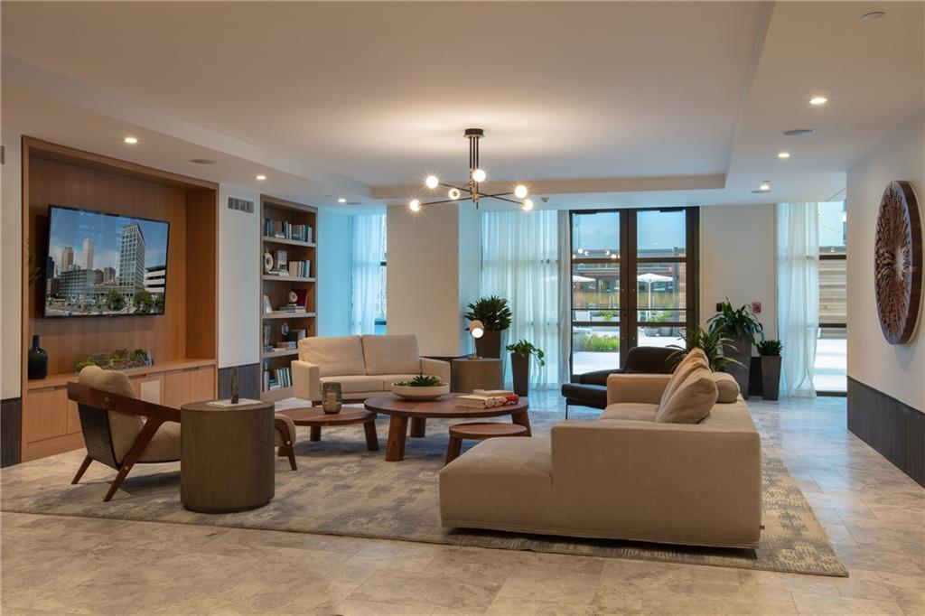 1001 JULIA Street 6G