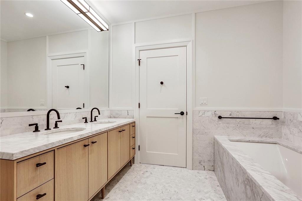 1001 JULIA Street 6G