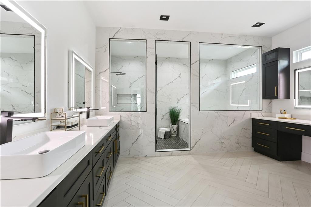 2221 SUNSET Boulevard