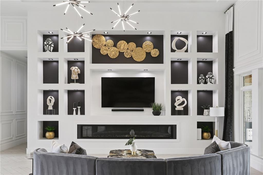 2221 SUNSET Boulevard