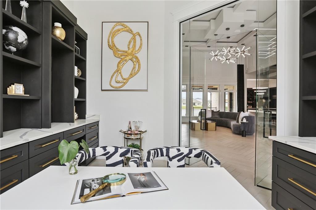 2221 SUNSET Boulevard