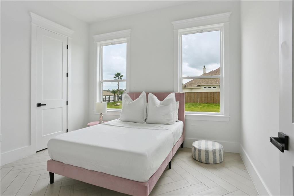 2221 SUNSET Boulevard