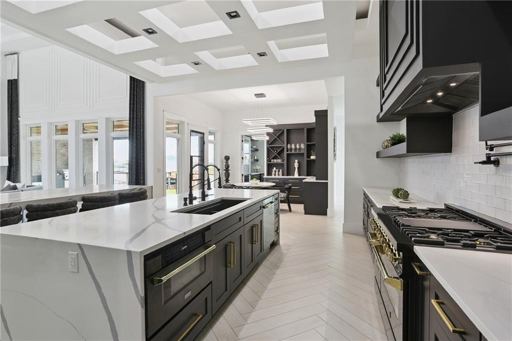 2221 SUNSET Boulevard