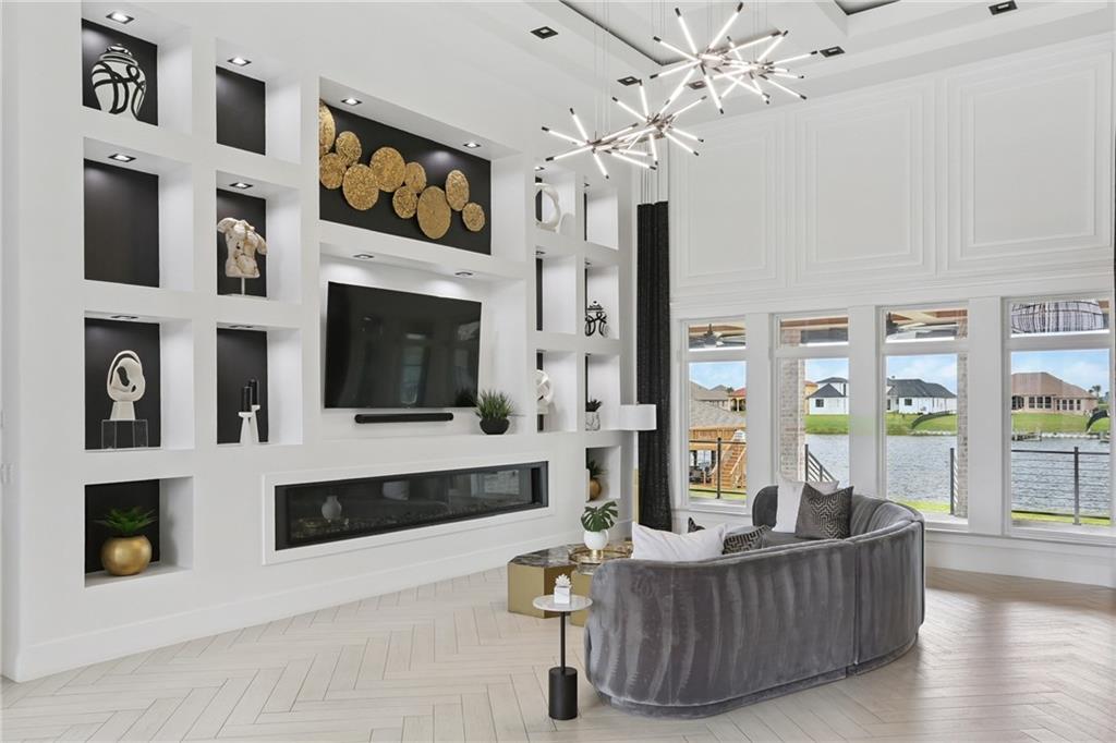 2221 SUNSET Boulevard