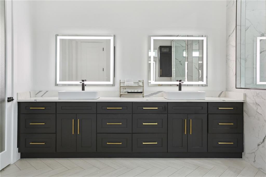 2221 SUNSET Boulevard