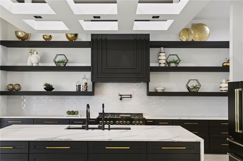 2221 SUNSET Boulevard