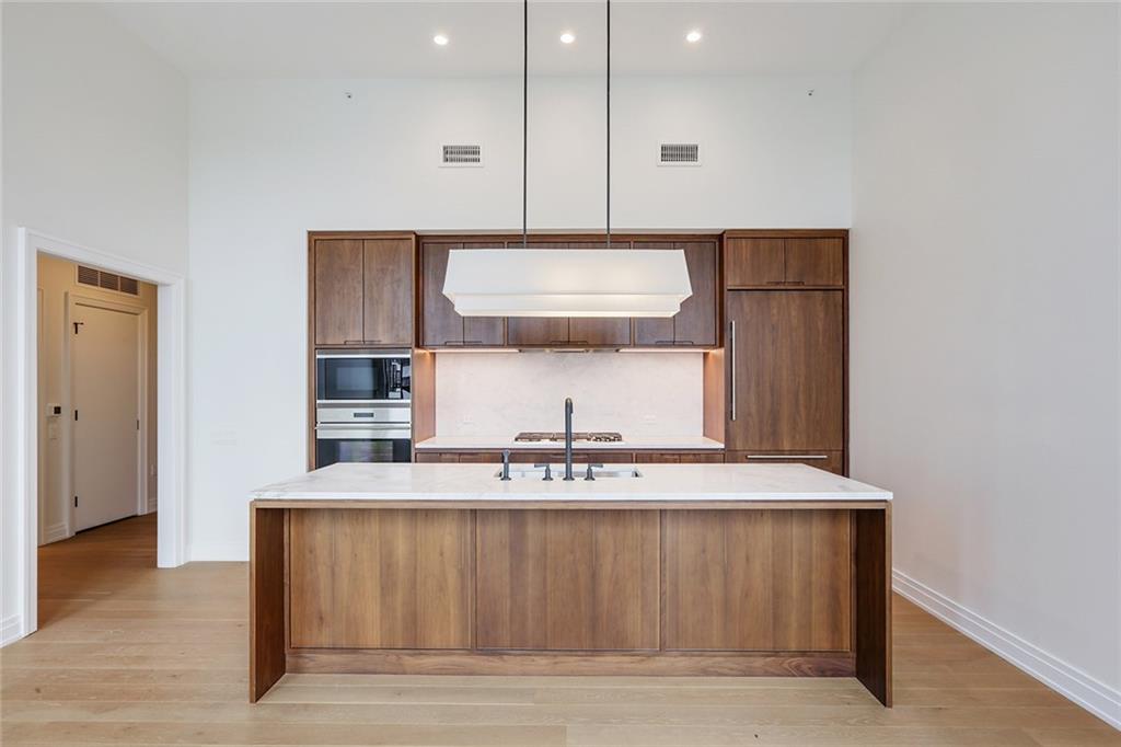 1001 JULIA Street 12G