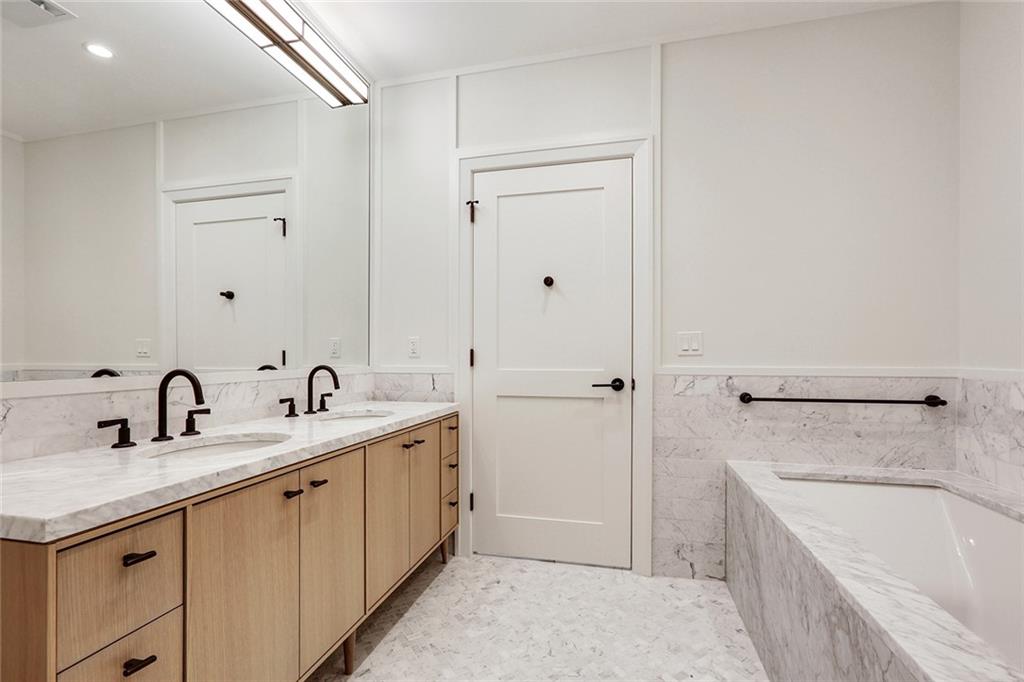 1001 JULIA Street 12G