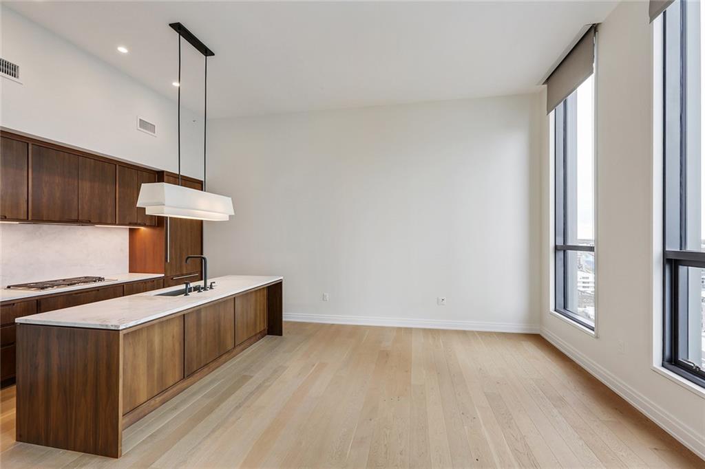 1001 JULIA Street 12G