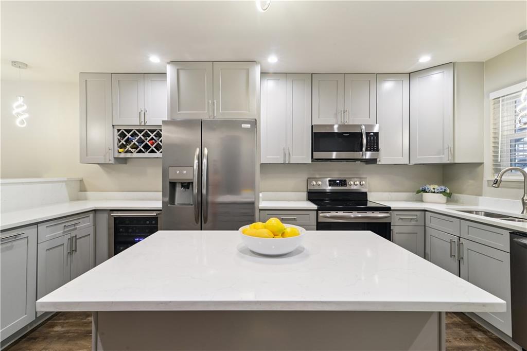 1765 COLISEUM Street 214