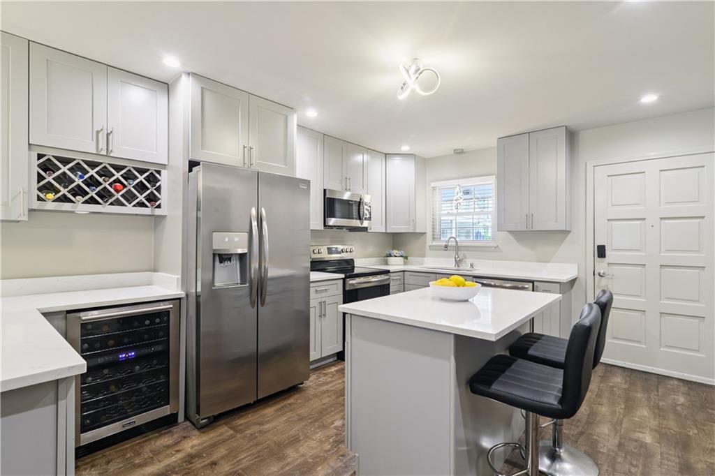 1765 COLISEUM Street 214