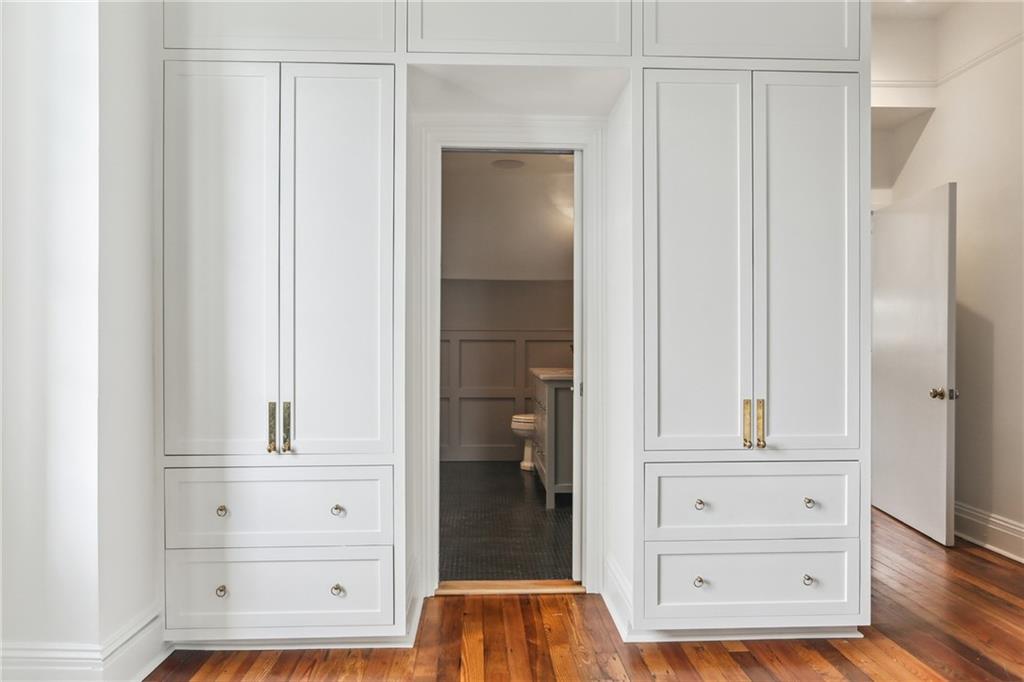 1022 ST. PETER Street 201