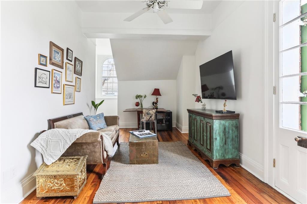 1022 ST. PETER Street 201