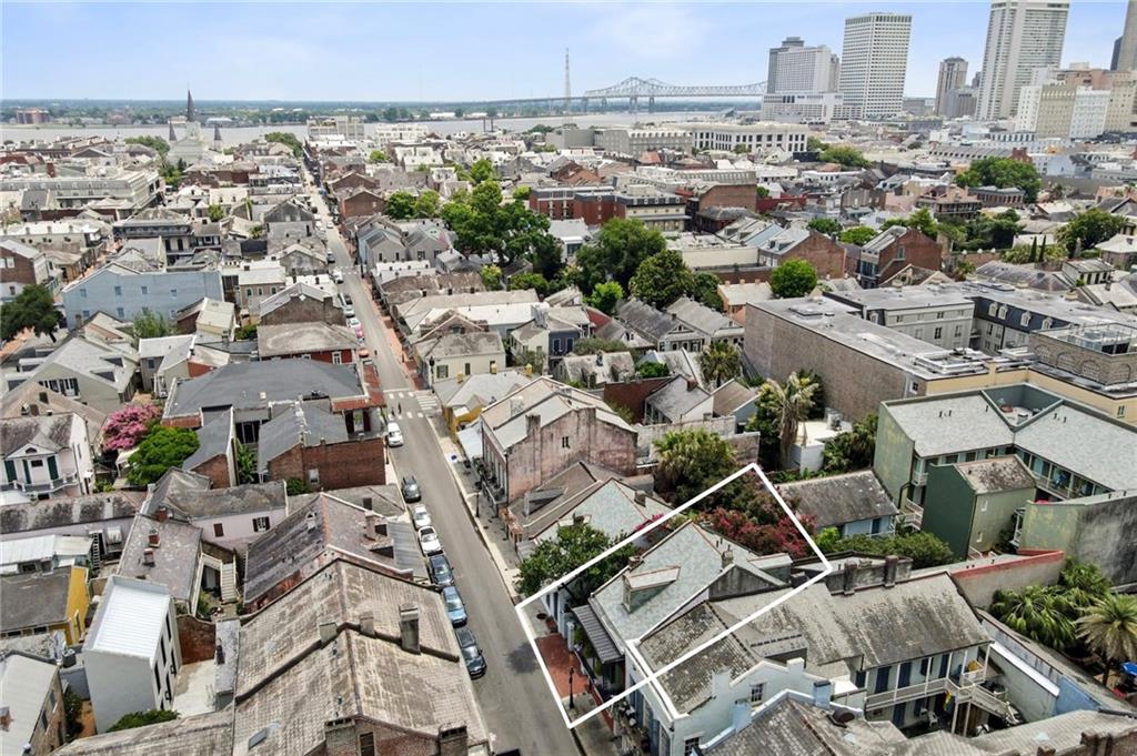 1022 ST. PETER Street 201