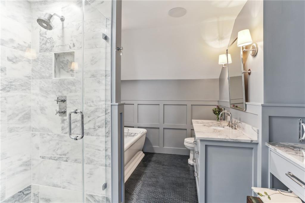 1022 ST. PETER Street 201