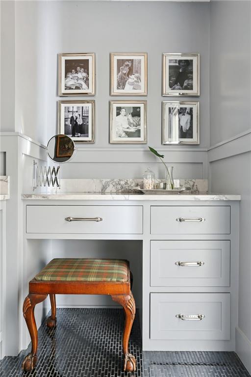 1022 ST. PETER Street 201