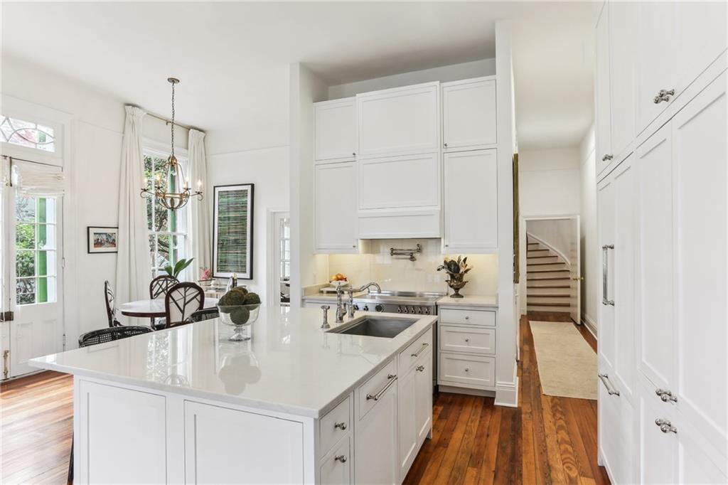 1022 ST. PETER Street 201