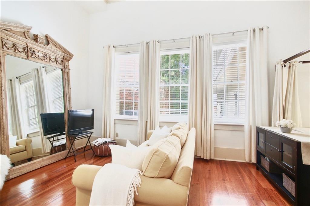 920 ST LOUIS Street 4