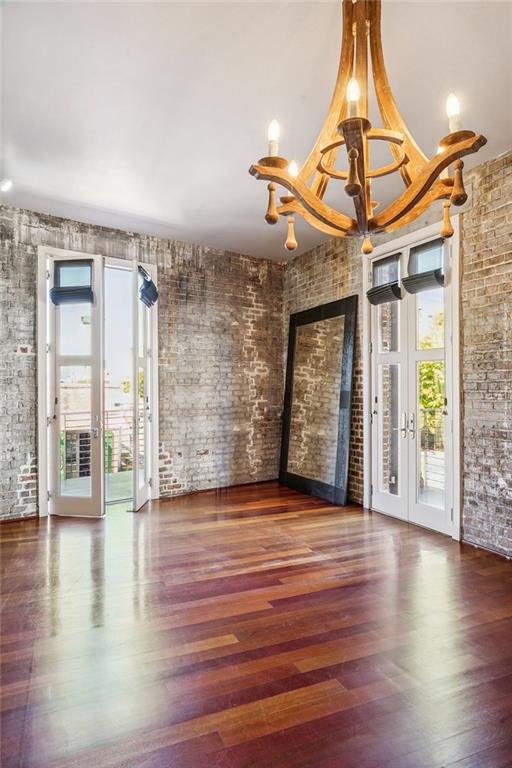 900 S PETERS Street 1