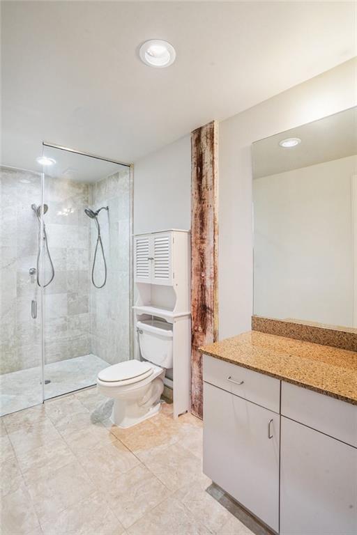 900 S PETERS Street 1