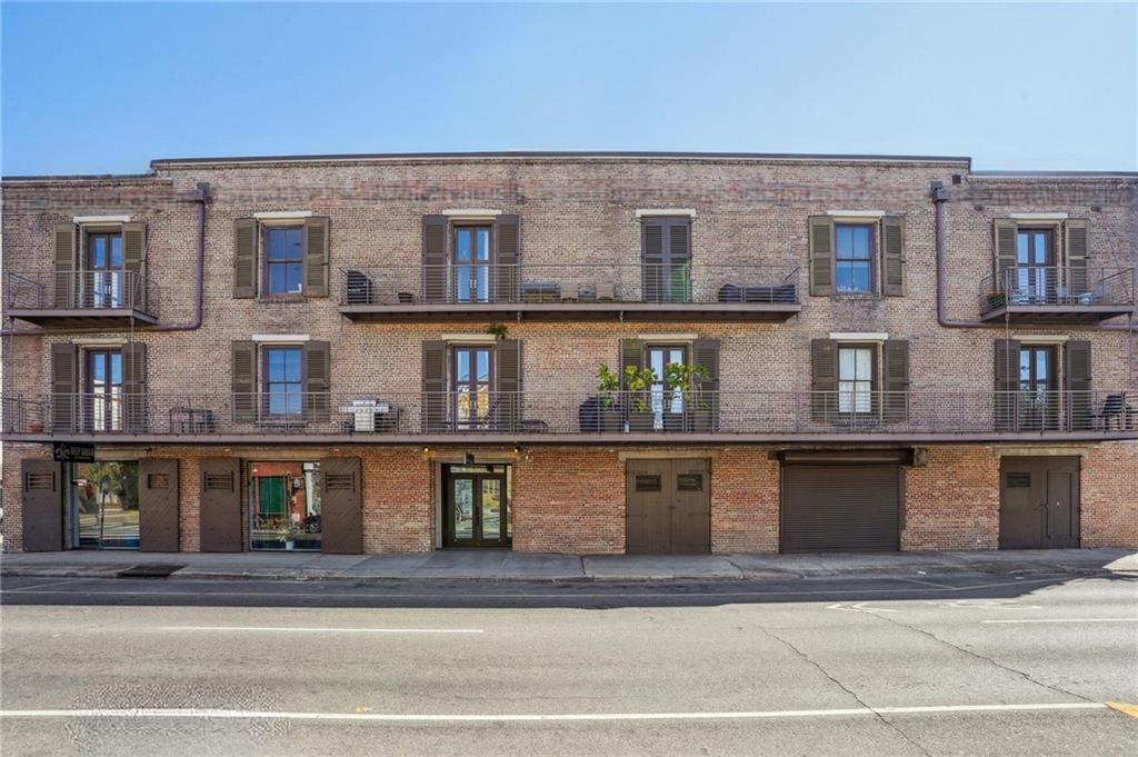 900 S PETERS Street 1