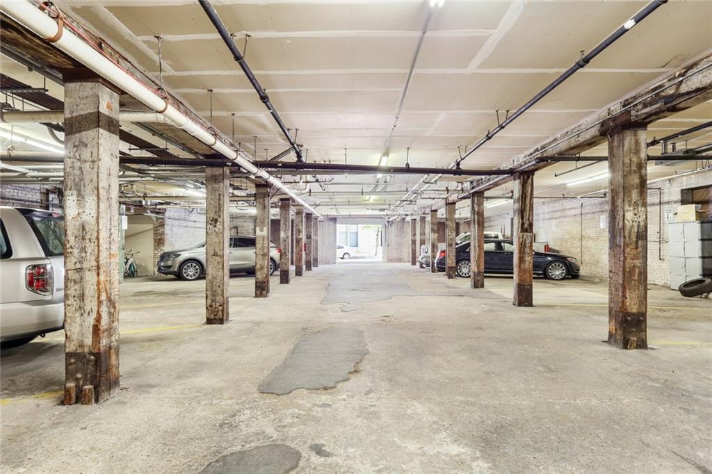 900 S PETERS Street 1