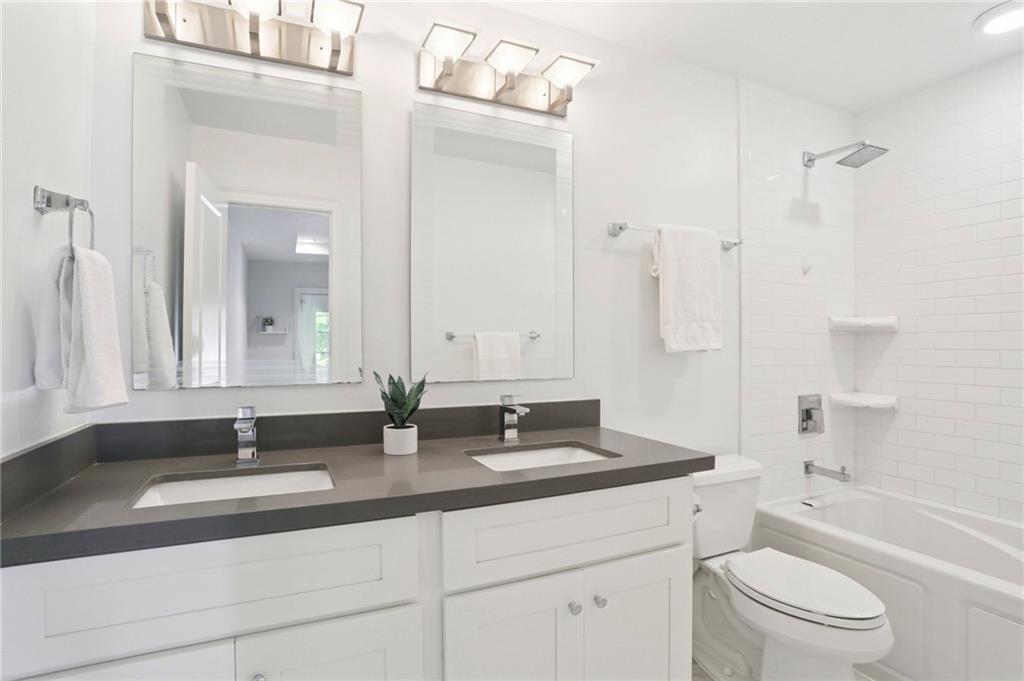 4415 TCHOUPITOULAS Street