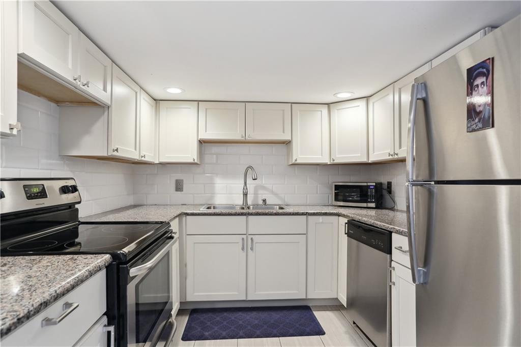 2429 OCTAVIA Street Lower