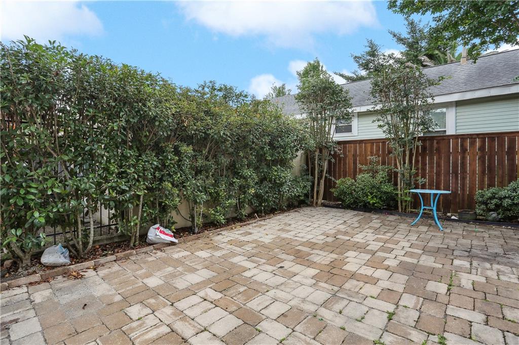 2429 OCTAVIA Street Lower