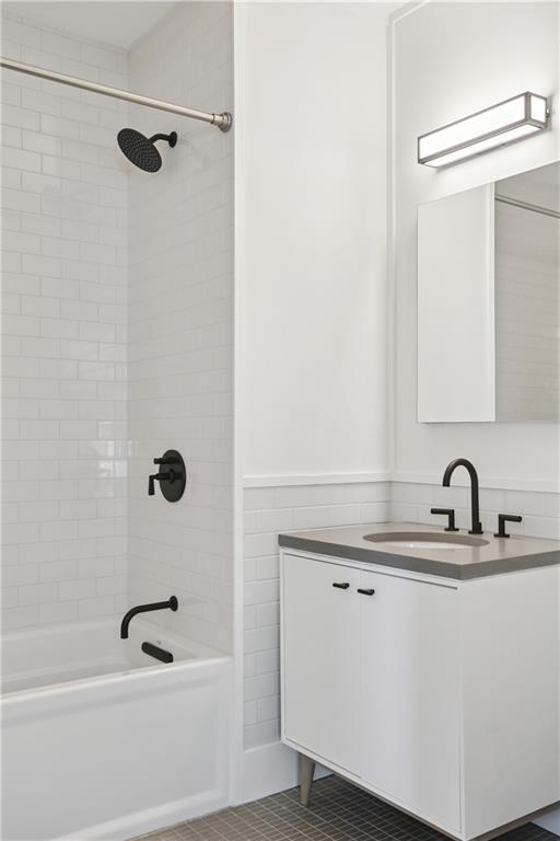 1001 JULIA Street 13A