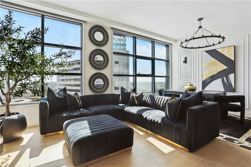 1001 JULIA Street 13A